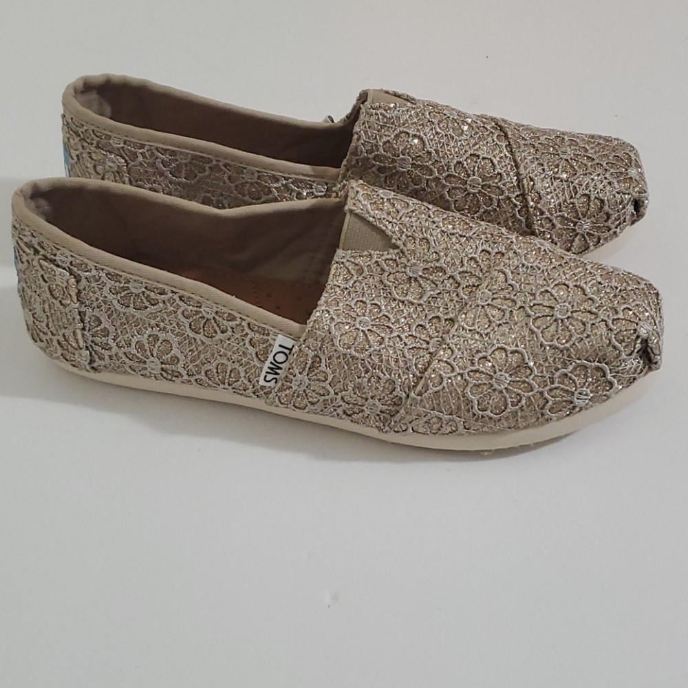 🆕️ TOMS Gold Glitter Crochet Alpargata - Picture 4 of 10